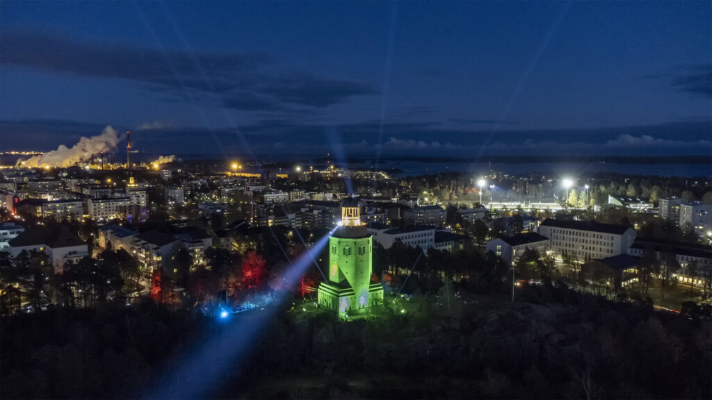 Aaltoja! Valoa ja ääntä -festivaali Kotkassa