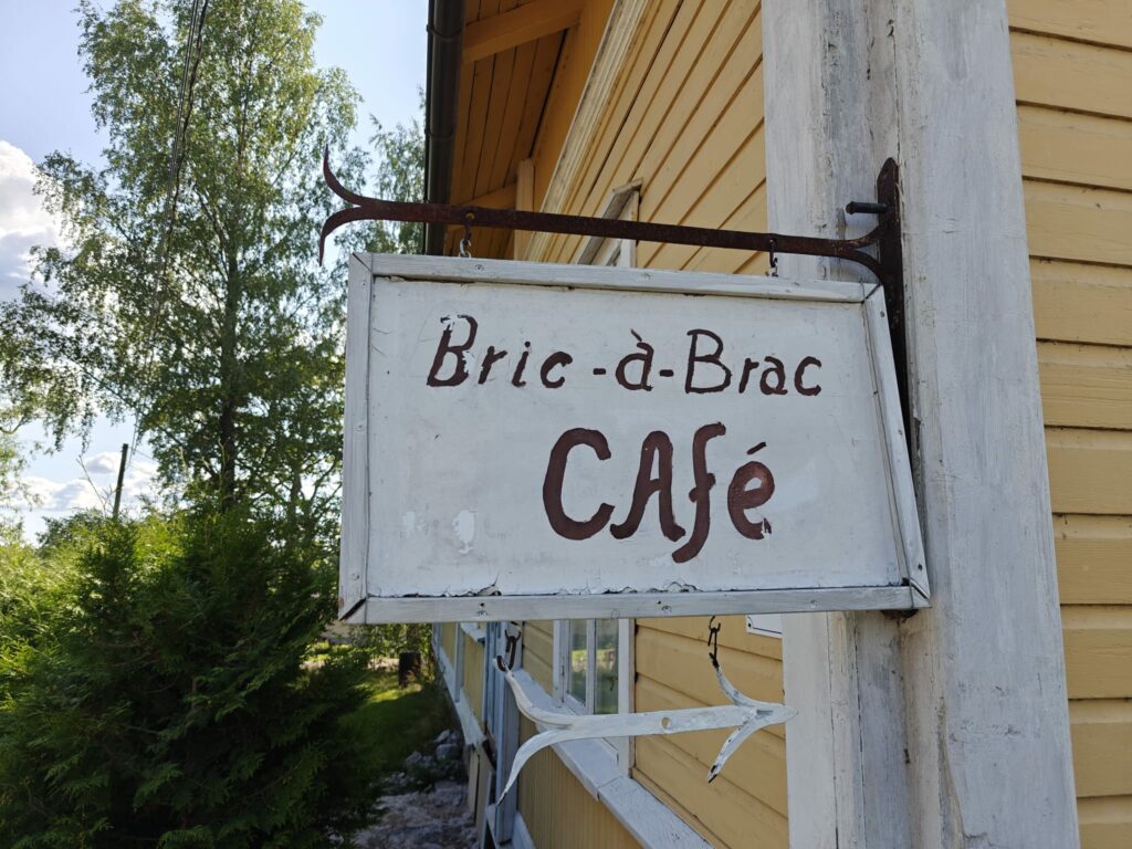 Cafe Bric a Brac